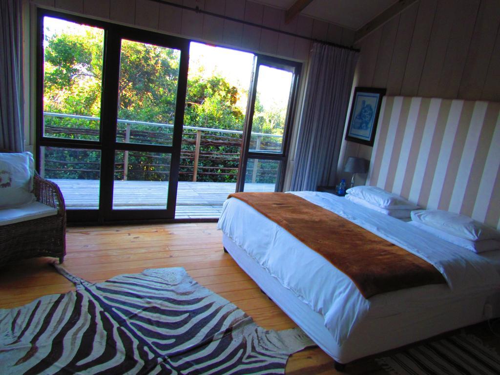 Plettenberg Bay Game Reserve: The Baroness Safari Lodge Bilik gambar